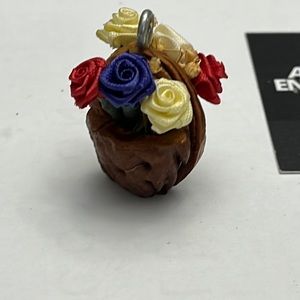 🏷️ 5 for $15 Vintage natural carved peach pit basket pendant